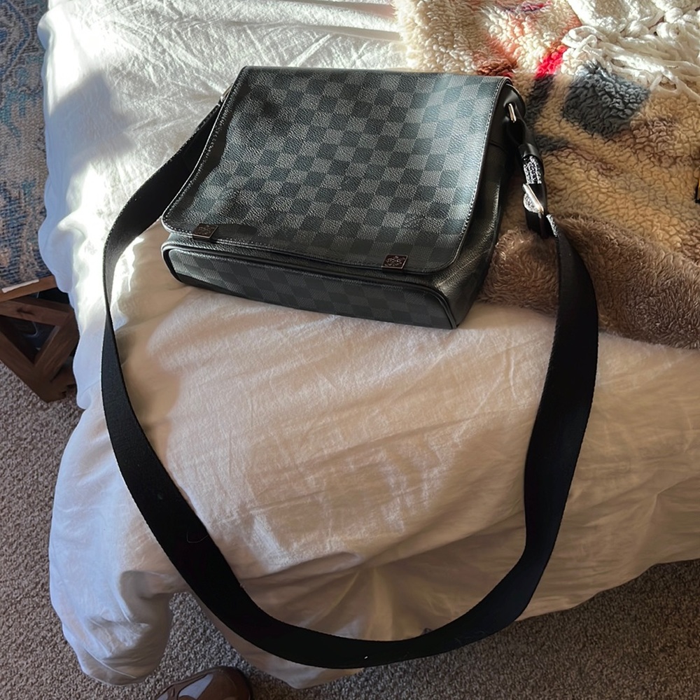 Louis vuttion damier mens messenger bag